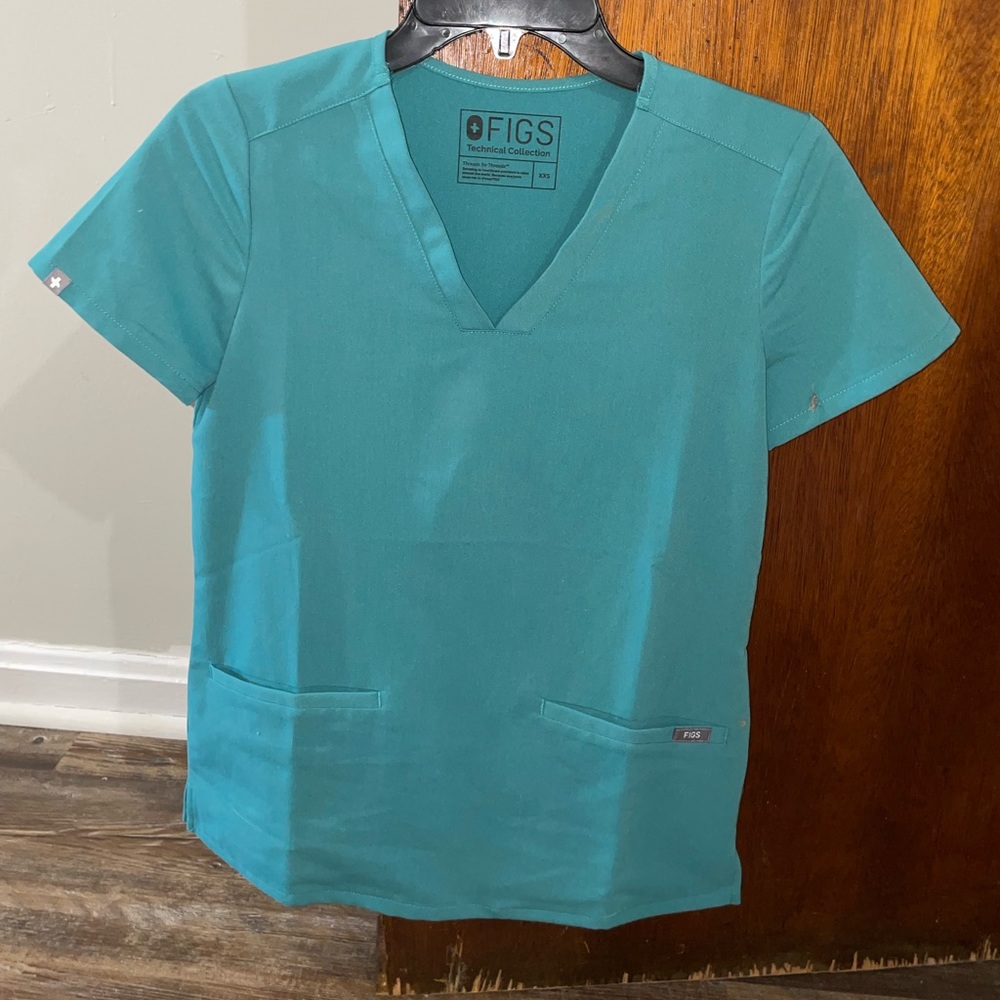 FIGS Marine Scrubs